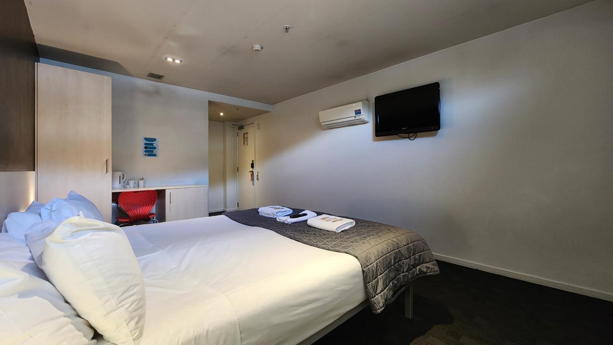 Hostel Nomads