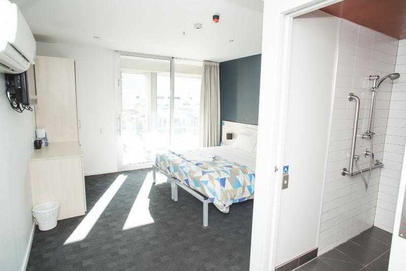 Nomads Hostel *