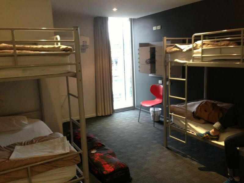 Hostel Nomads